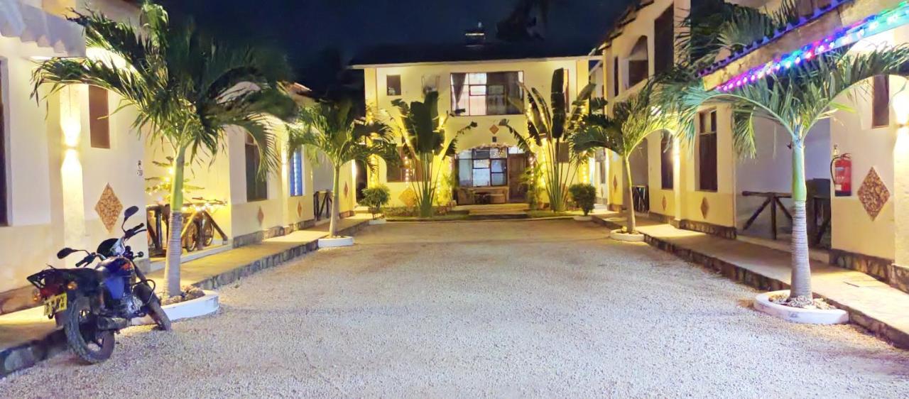 Simba Apartments Diani Beach Ngoại thất bức ảnh